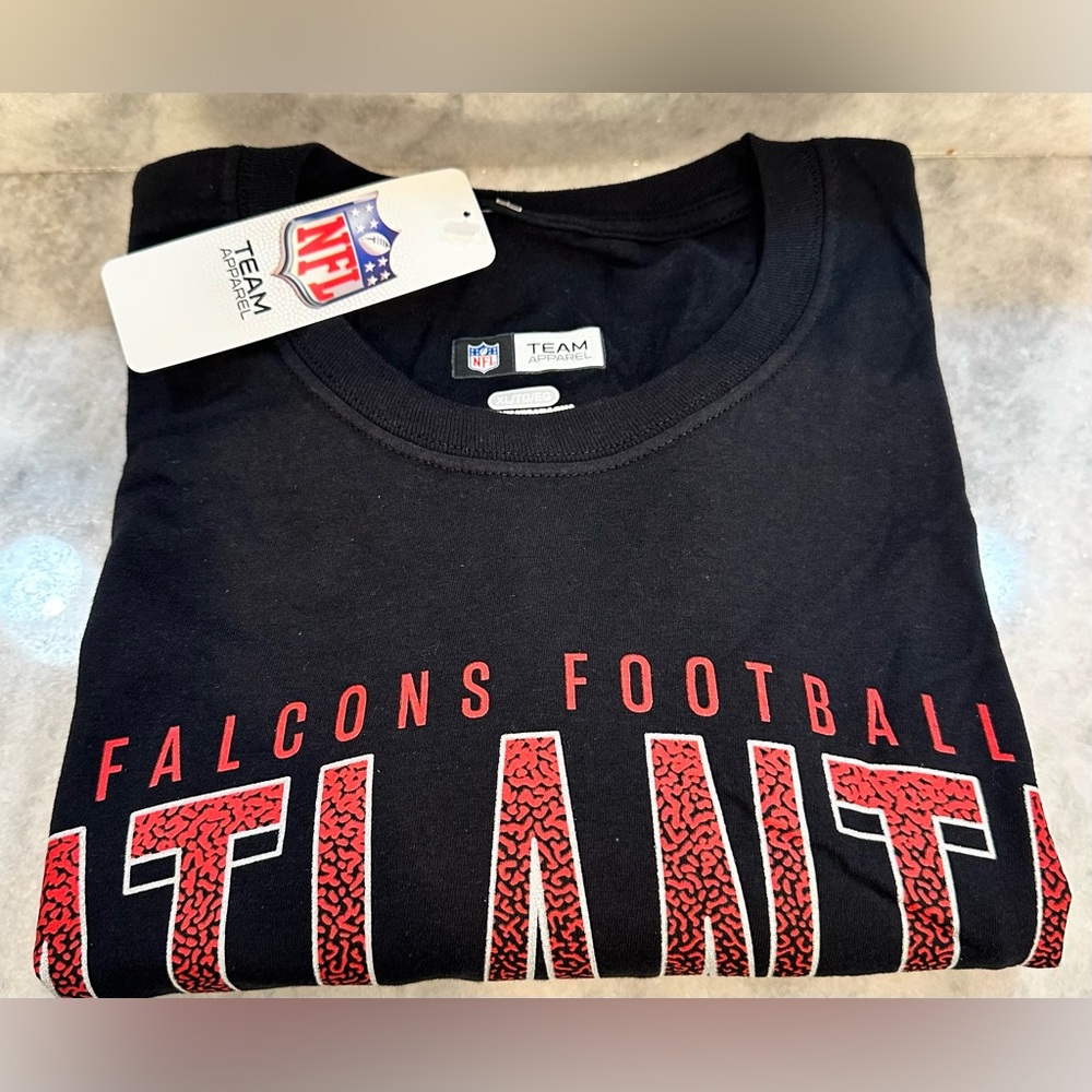 NFL Team Apparel Atlanta Falcon Black Men’s Long Sleeve Tee Shirt, Size XL